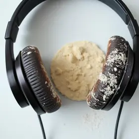 como limpar fones de ouvido