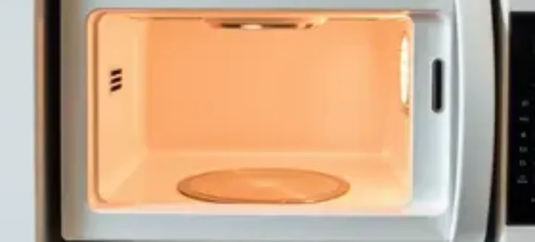 furinhos na porta do micro-ondas