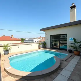 casa em terreno estreito com piscina na cobertura