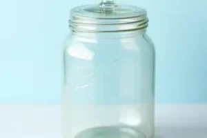 limpar potes de plástico manchados